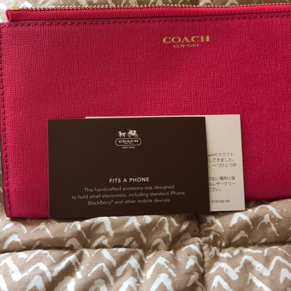 Coach Wristlet - Picture 4 of 4